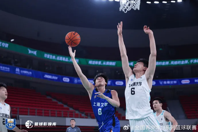 welcome海洋之神-上海U21对阵上海交大赛场精彩图集:球队以66-72不敌对手 welcome海洋之神-上海U21对阵上海交大赛场精彩图集:球队以66-72不敌对手